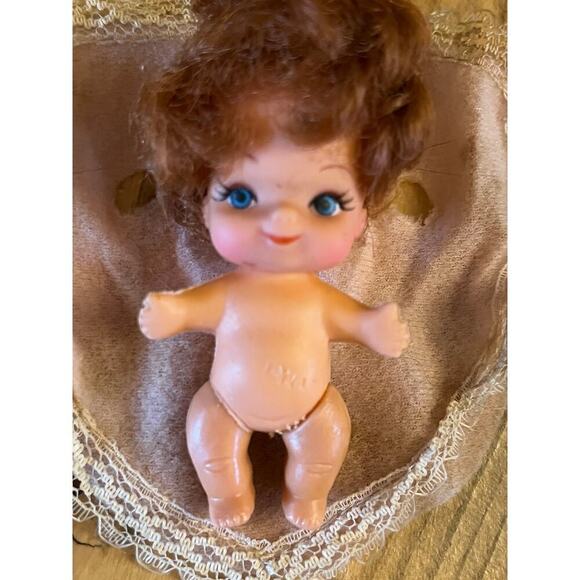 Vintage Small Bottle Baby Doll. 2in. with wrap/robe. Blue eyes. red hair. - Picture 2 of 7